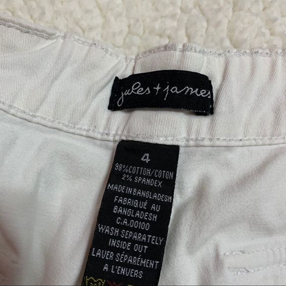 💲WHITE SHORT W/ BUTTON POCKET - Picture 3 of 3